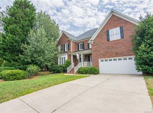 10005 Willow Rock Dr, Charlotte, NC 28277