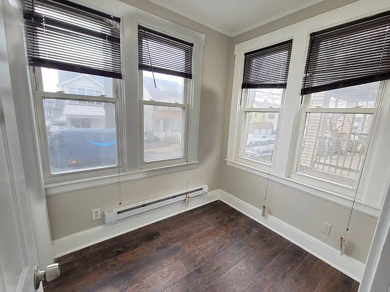 9 39th St #2 — Photo 5
