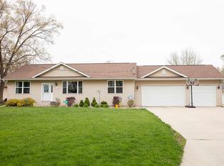 1734 Robin Rd, Waterloo, IA 50701