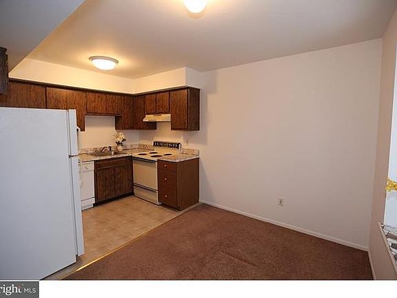 4th image of 5200 Hilltop Dr Unit 480