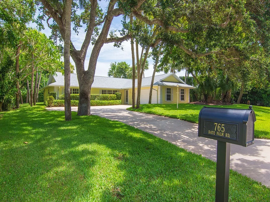 3 bed, 2.5 bath, $5,500 — Photo 2