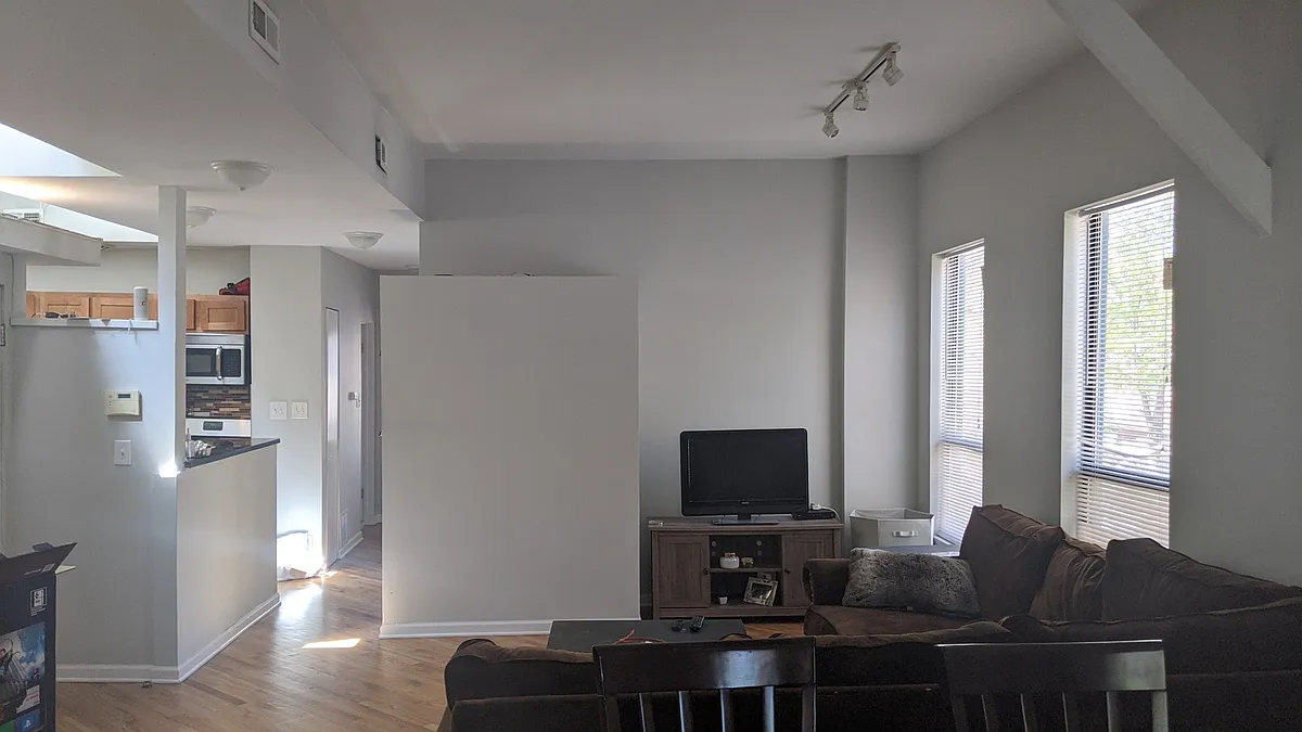 Building Photo - 2824 N Sheffield Ave #2-2824