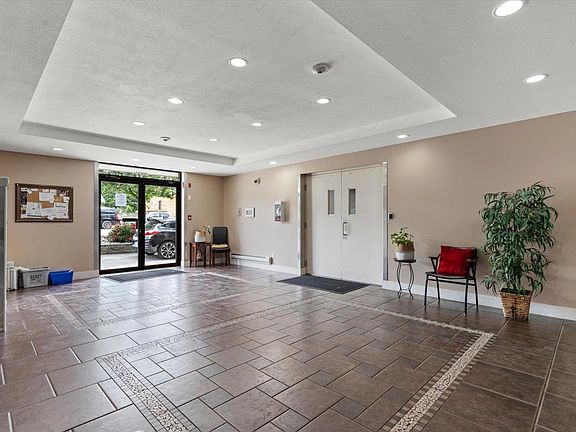 4th image of 46021 2nd Ave #410