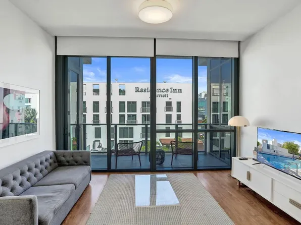 1220 17th St, Miami Beach, FL