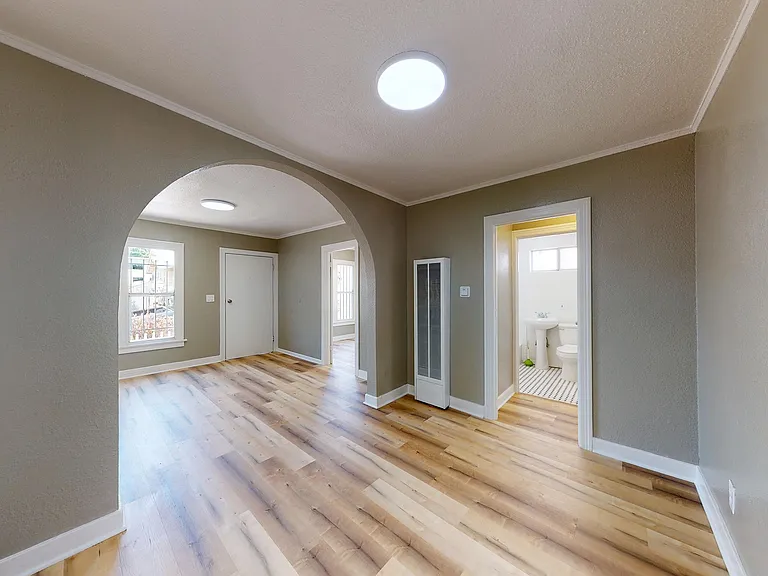 1532 Scott Ave — Photo 18