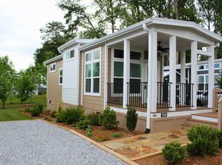 89 Mount Meadow Ln, Flat Rock, NC 28731