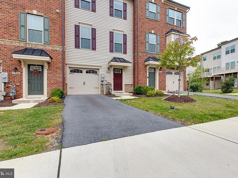 7912 N Gladden Farm Way — Photo 4