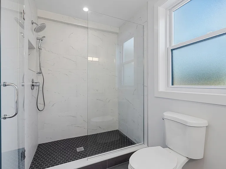 6423 N Washtenaw Ave #4 — Photo 13