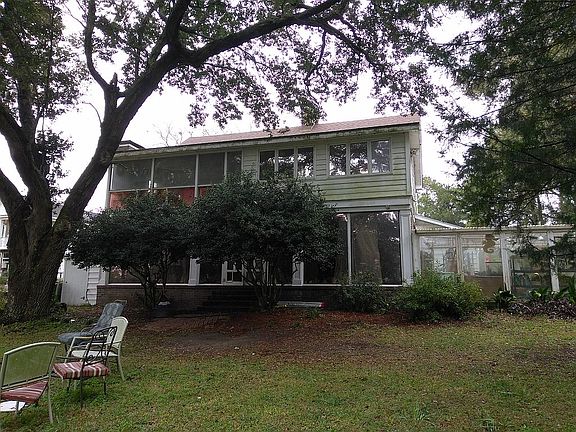 5th image of 323 Seabreeze Blvd