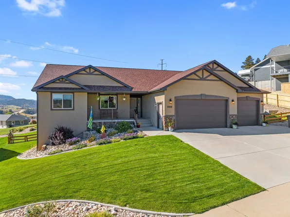 2209 Saddle Horn Dr, Spearfish, SD 57783