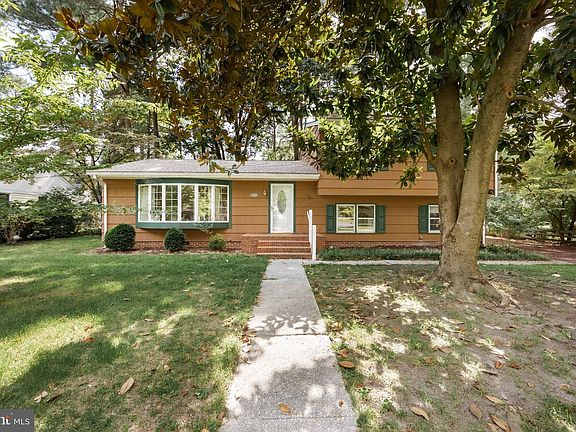 3rd image of 518 Loblolly Ln