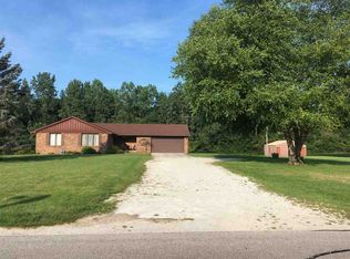 7738 N Clear Creek Rd, Huntington, IN 46750