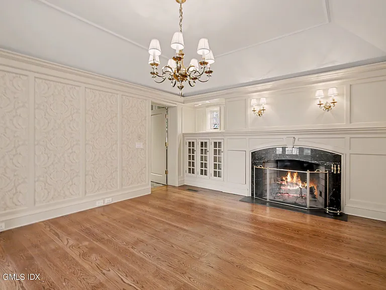 183 E Putnam Ave #CARRIAGE HOUSE — Photo 6