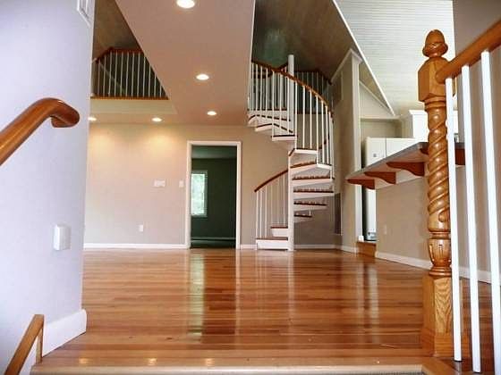 1st image of 284 Fountain Ln