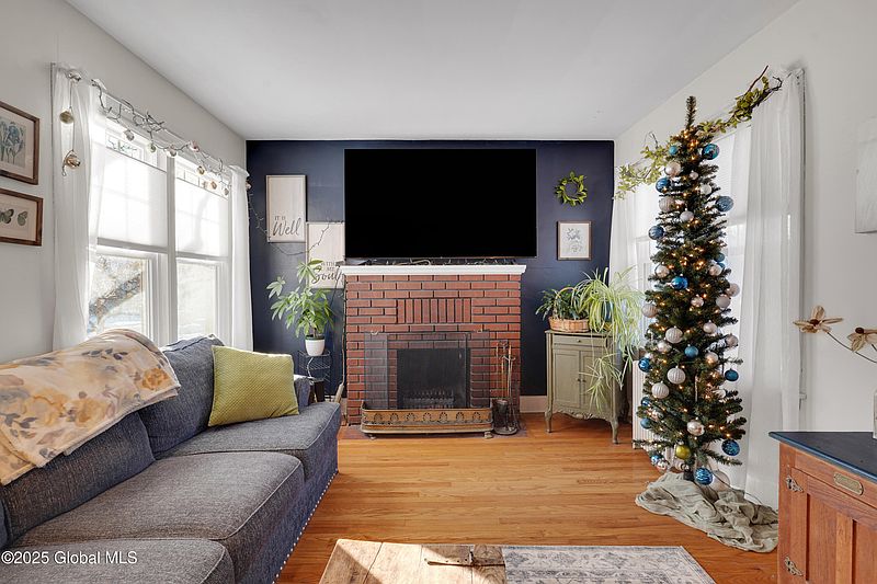 4th image of 1291 Garner Avenue