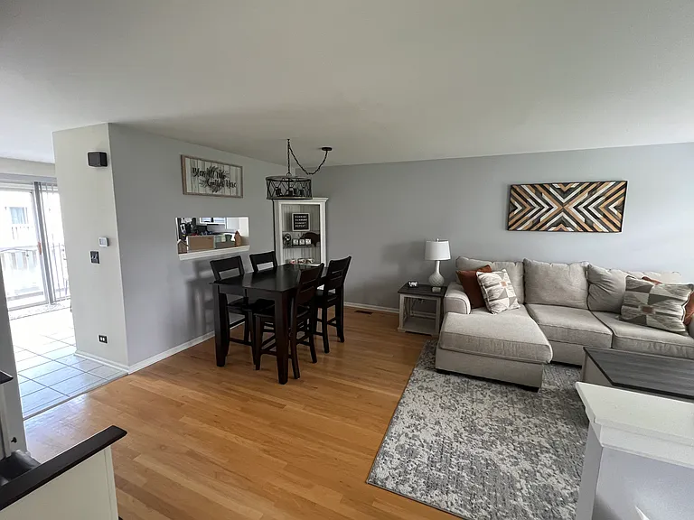 1122 Cambridge Dr — Photo 6