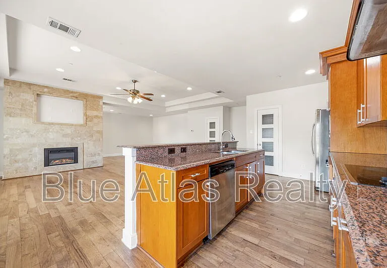 2690 Rockbrook Dr #5 — Photo 4