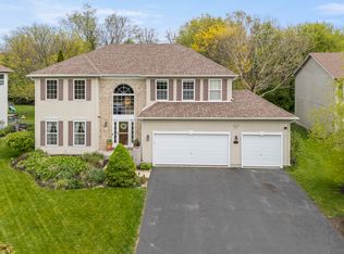 49 Sarah Dr, Crystal Lake, IL 60014