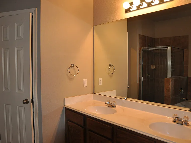 507 Las Colinas Dr — Photo 17