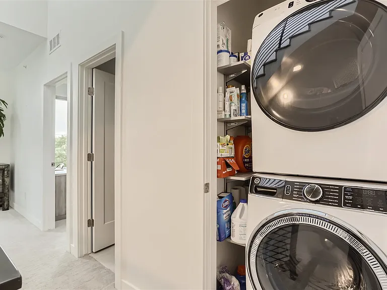 1608 Irving St #4 — Photo 22