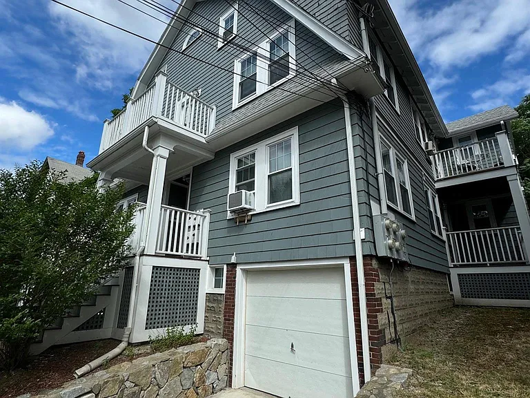 23 Lowell St #2L — Photo 12