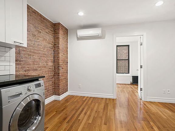 3rd image of 1827 2nd Ave APT 4S
