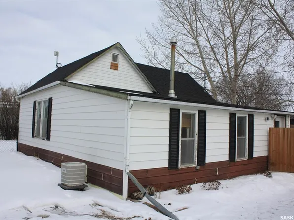 200 3rd STREET, Dundurn, SK S0K 1K0