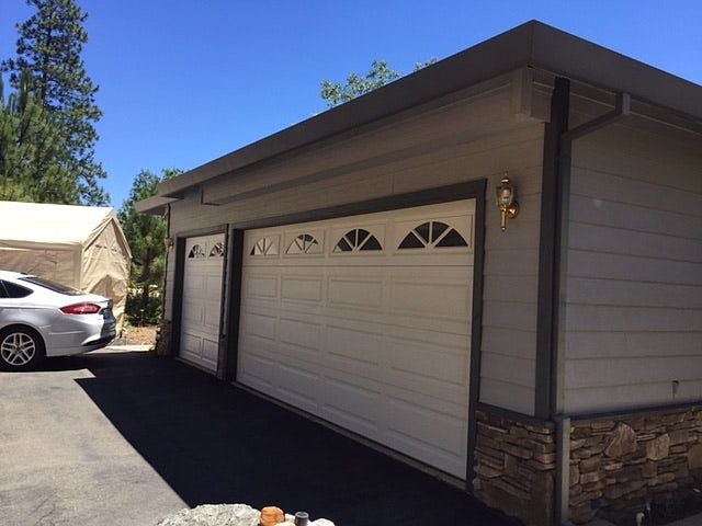 3-car garage