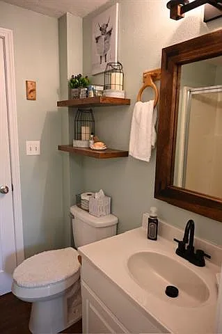 18285 Cusachs Dr — Photo 26