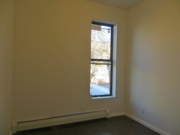 5th image of 201 Macdonough St APT 1