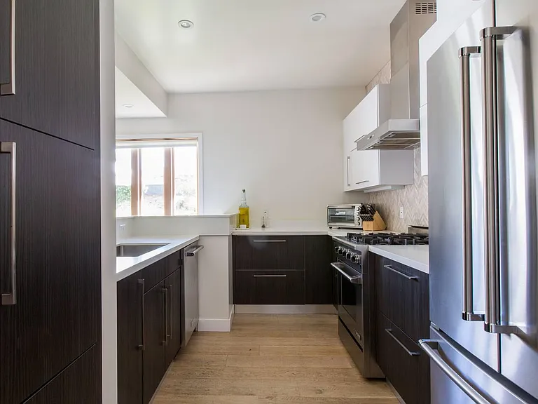 1319 Yale St #1 — Photo 17