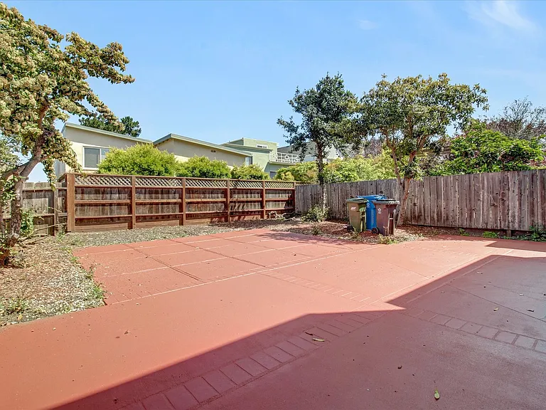 14 Castlemont Ave — Photo 29