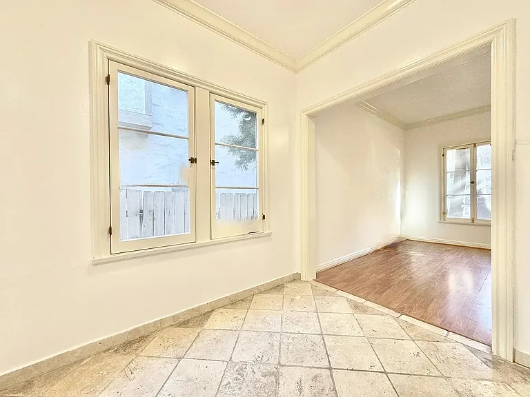 Reeves Apartments — Photo 7