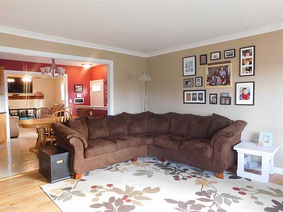 2nd image of 32502 Gloede Dr