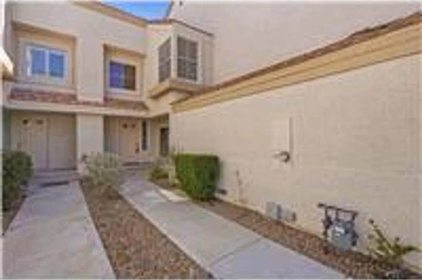 Desert Shores Beautiful 2bd/2.5 Ba, 2 Car Garage Condo — Photo 3