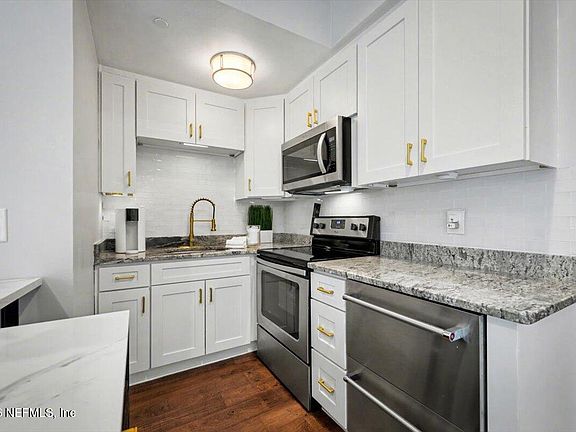 2nd image of 1560 LANCASTER Terrace #103