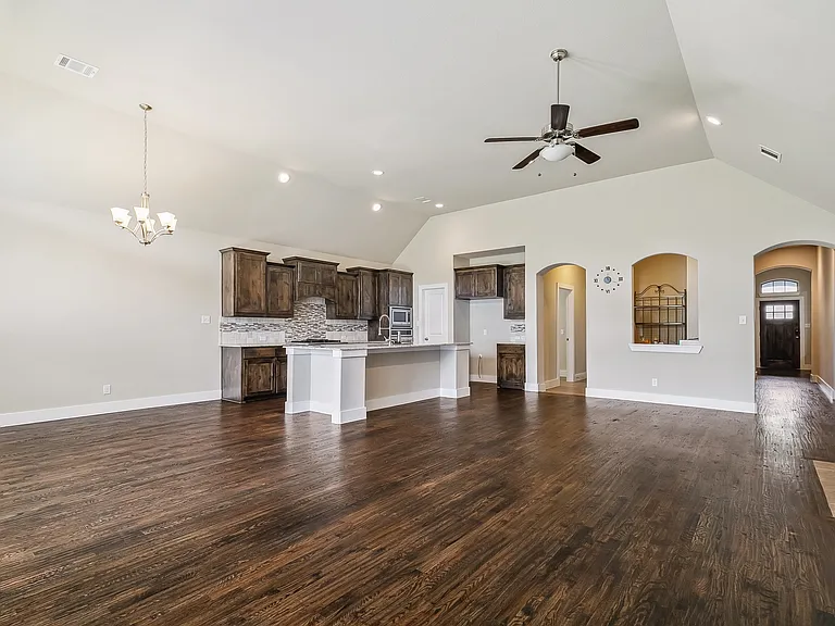 2508 Sanders Ct — Photo 12