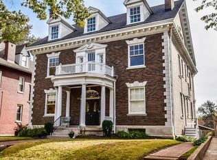 5272 Westminster Pl, Saint Louis, MO 63108
