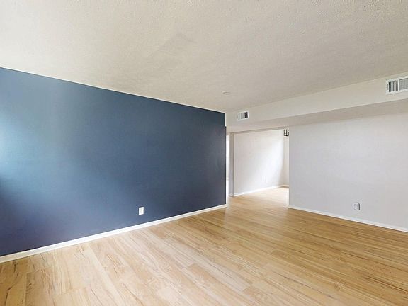 4th image of 18915 Hilliard Blvd #1