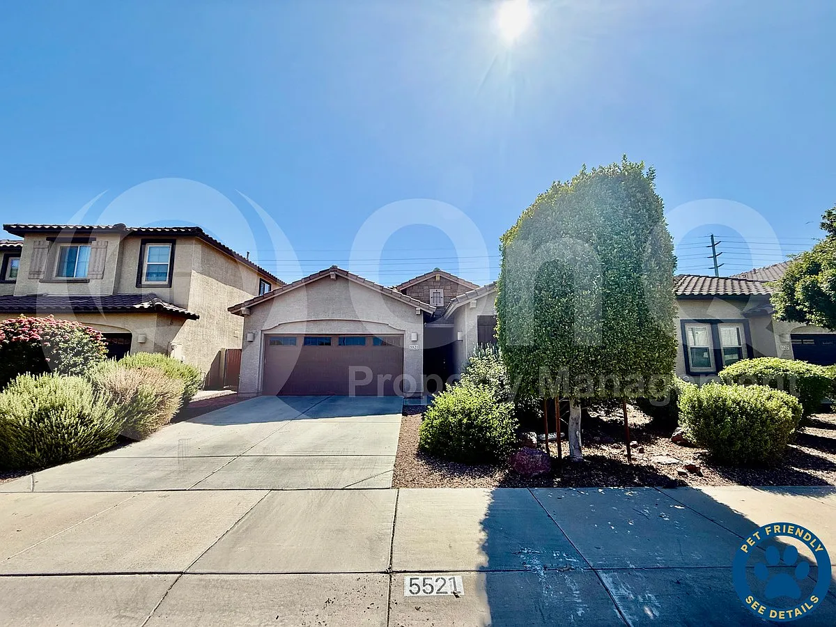 5 bed, 3.0 bath, 1940 sqft, $2,495 — Photo 2