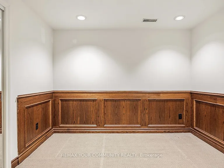 27 Denham Dr #LOWER — Photo 18
