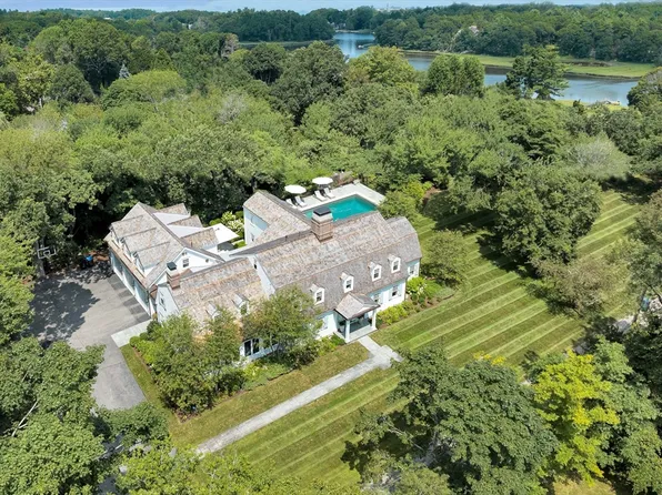 10 River Rd, Cohasset, MA 02025