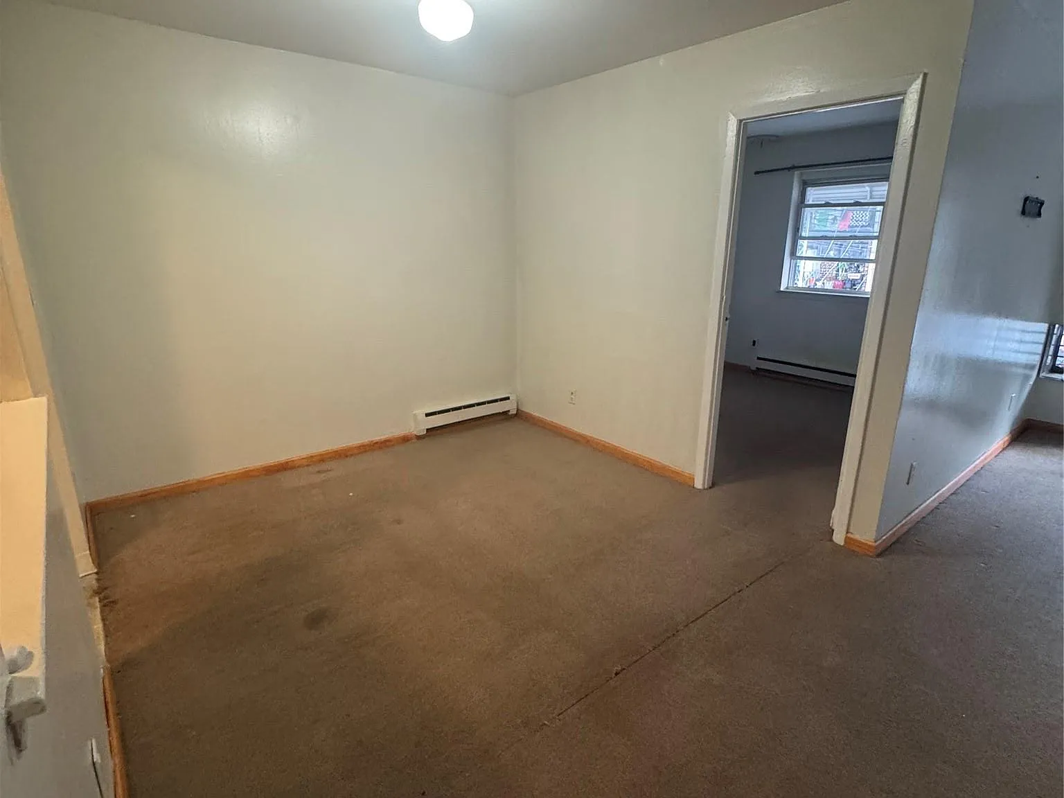 3 bed, 1.5 bath, 1800 sqft, $3,400 — Photo 2