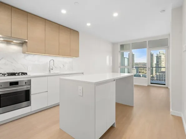 4168 Lougheed Hwy, Burnaby, BC
