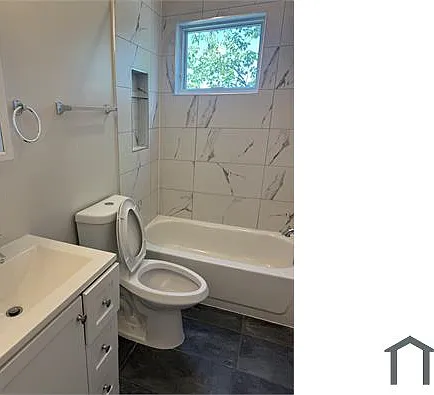 2622 University Pl NW #203 — Photo 6