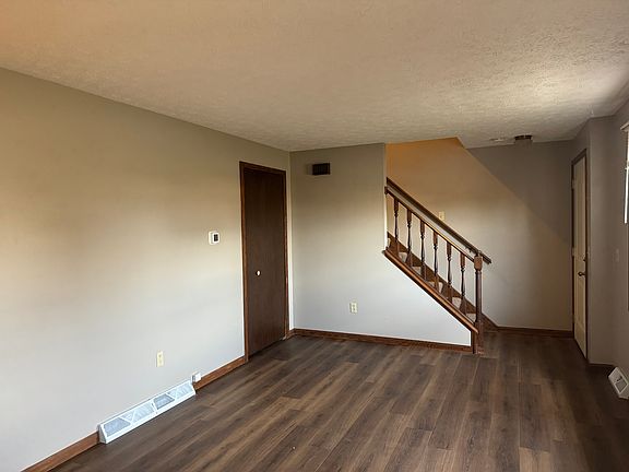 3rd image of 1010 Joseph St