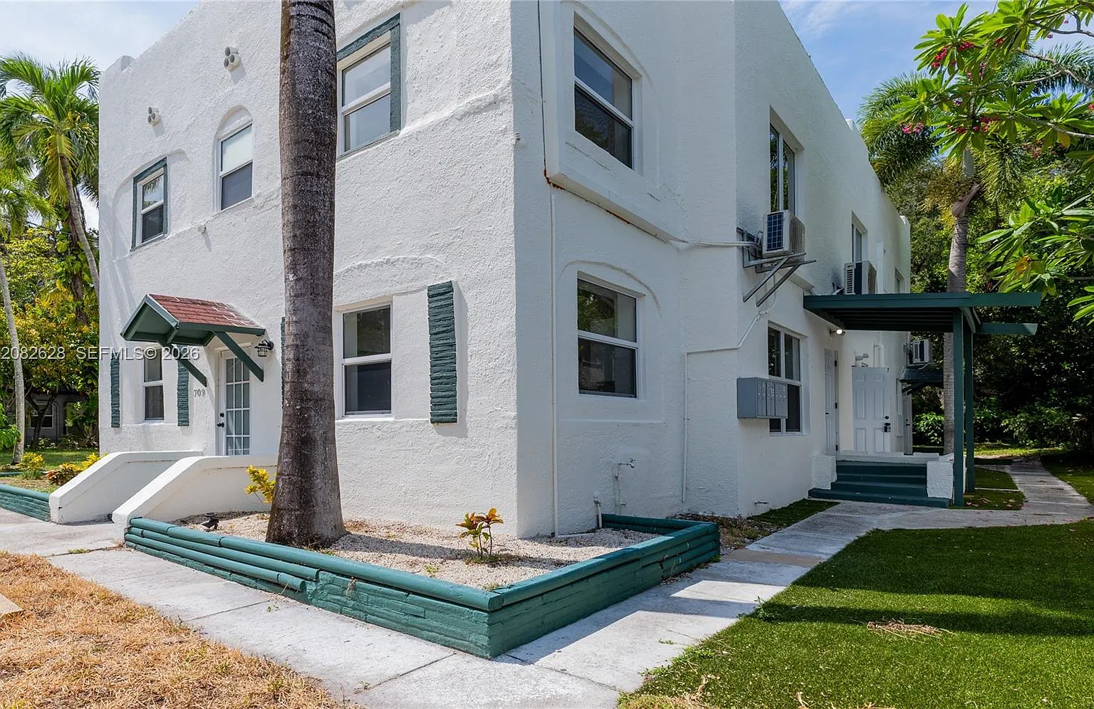 2 bed, 2.0 bath, $2,169 — Photo 3