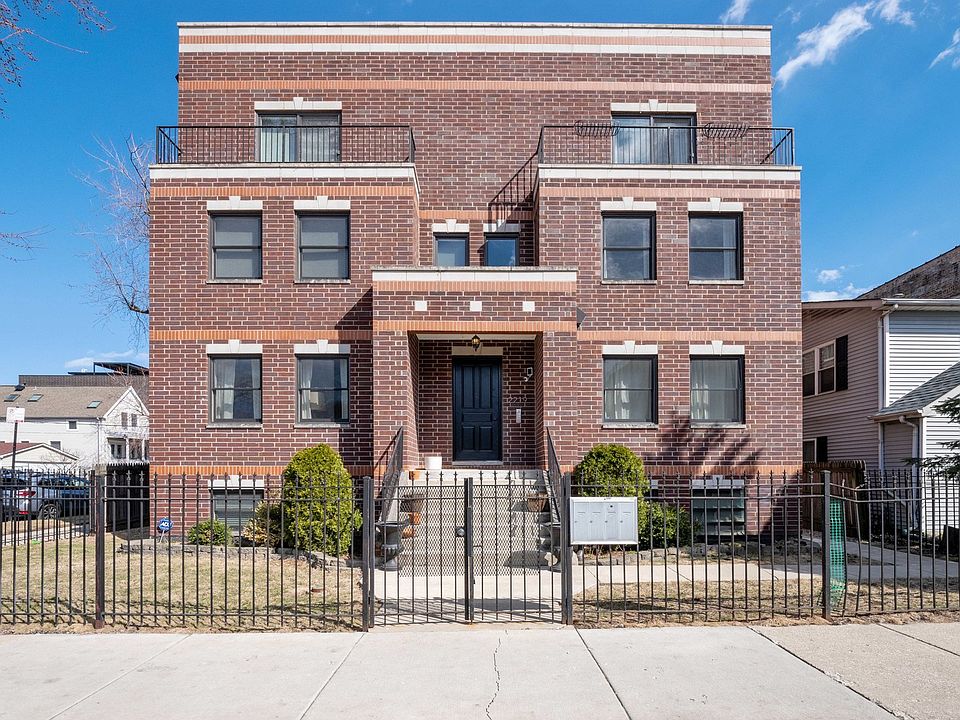 1st image of 2219 N Campbell Ave #2S