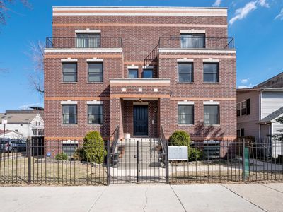 2219 N Campbell Ave #2S, Chicago, IL, 60647