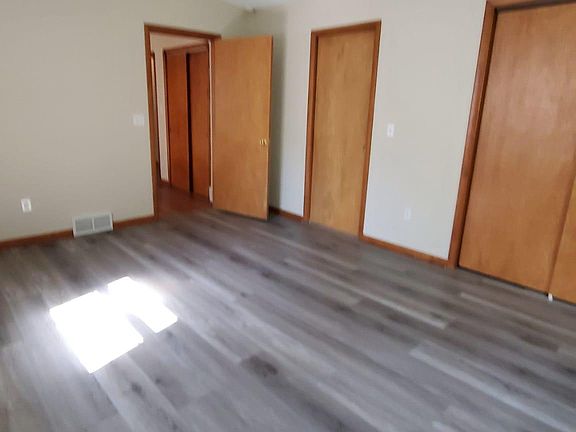 4th image of 61 Eagle Cliff Dr